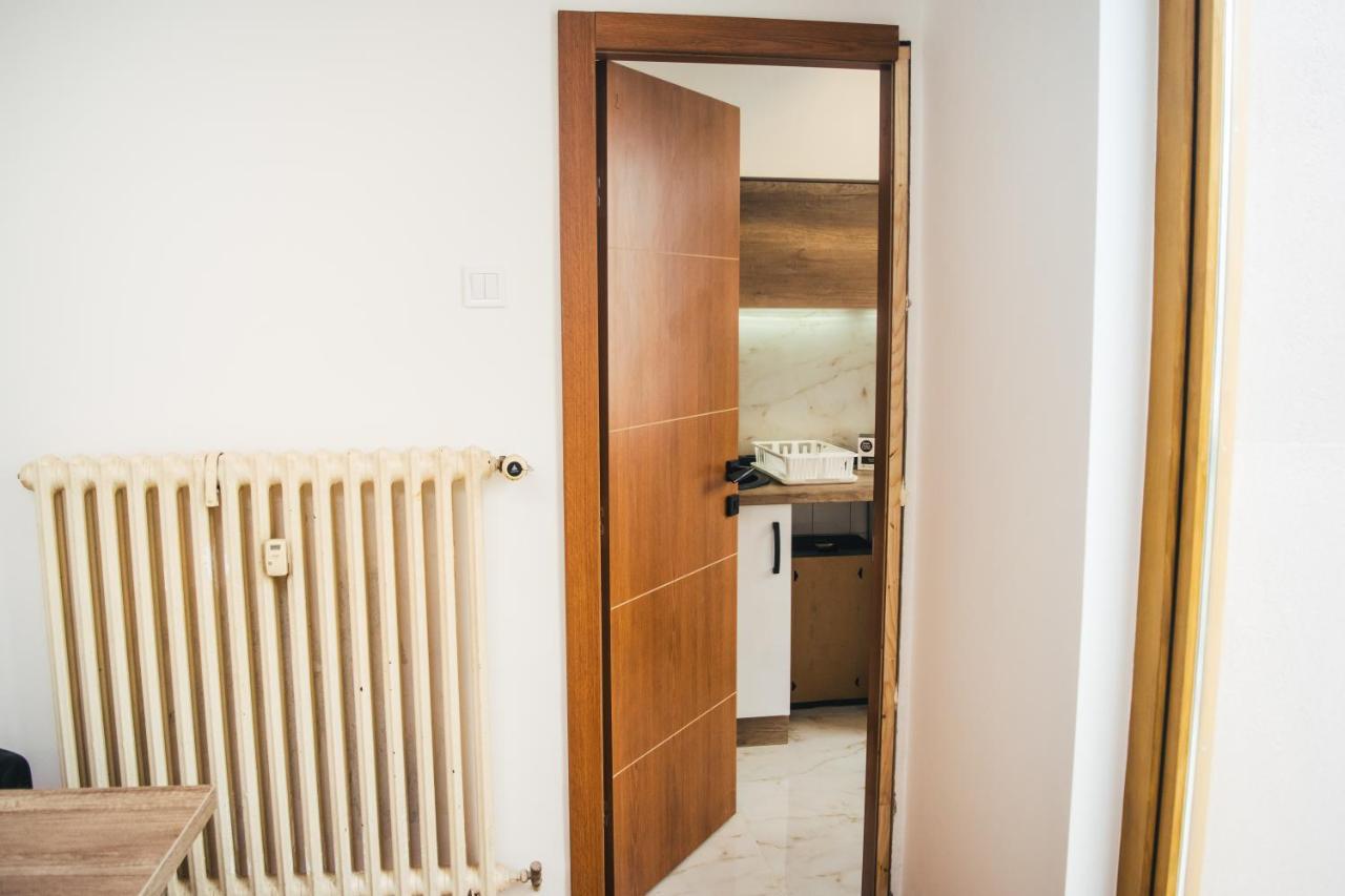 Aparment Theatre Apartment Nis Luaran gambar