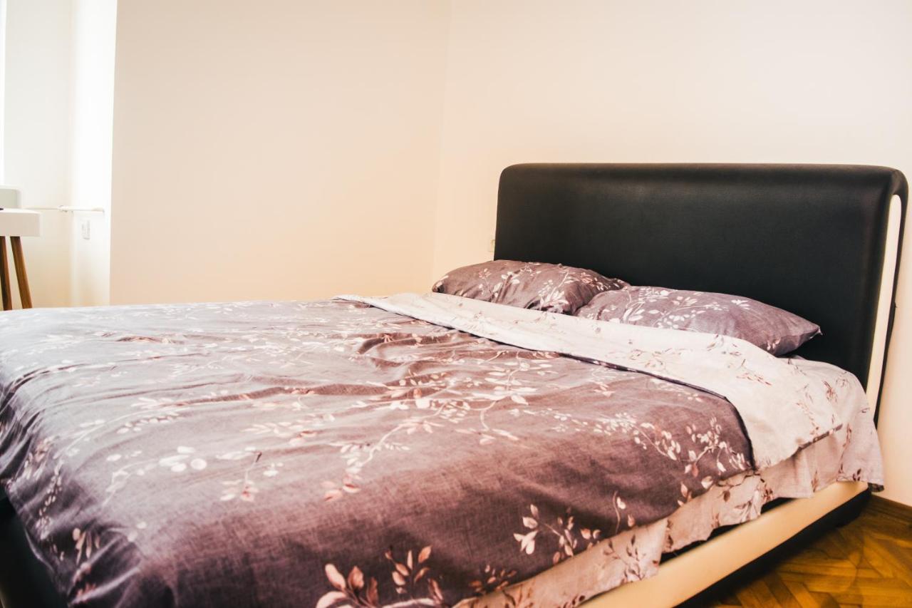 Aparment Theatre Apartment Nis Luaran gambar
